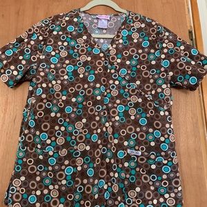 Cherokee scrub top